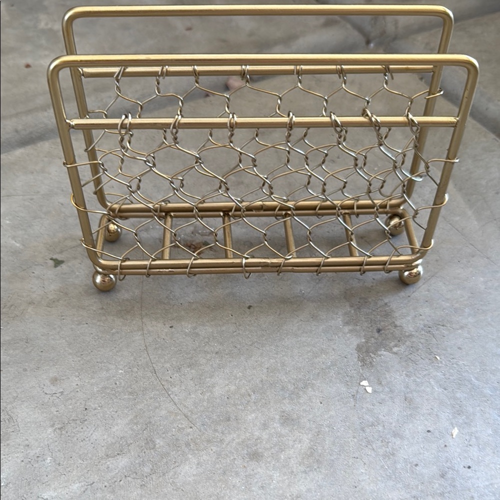 Wedding or Other Use - Gold Wire Napkin Holder